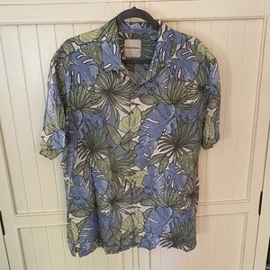 Tommy Bahama short sleeved button up. Large